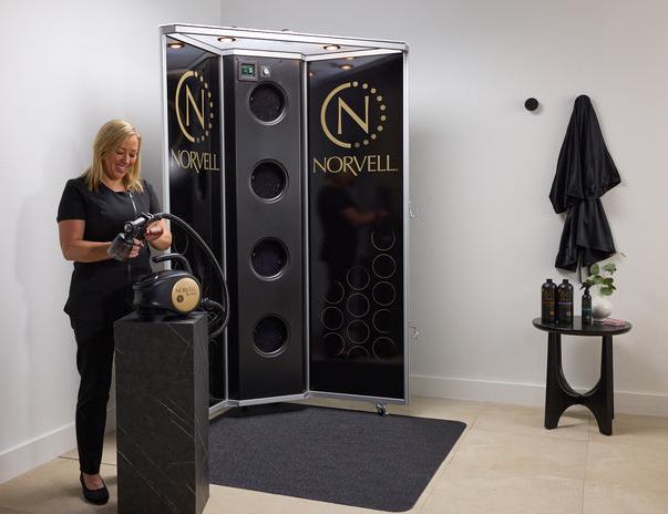 Norvell Spray Tan Artist with M1000 Spray System and Arena